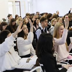 «Московские монументы Победы: память в камне и металле»